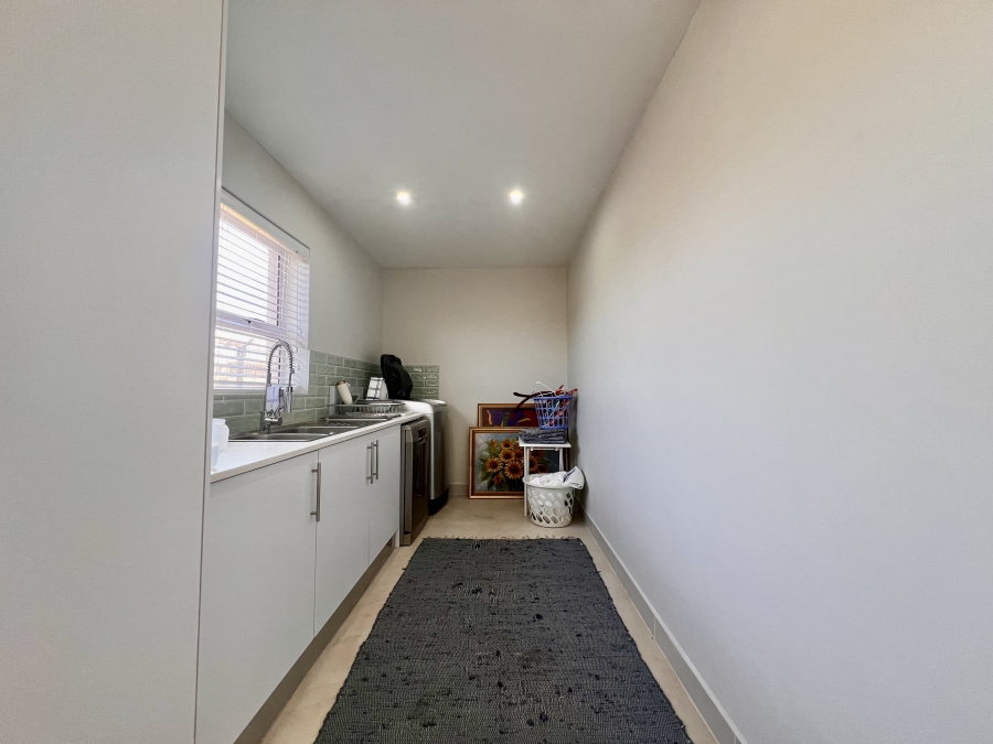3 Bedroom Property for Sale in Bluewater Bay Western Cape